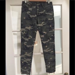 Miss Me, camouflage jeans with embroidered stars, 29/8